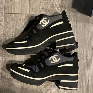 ❤️SOLD❤️Chanel sneaker